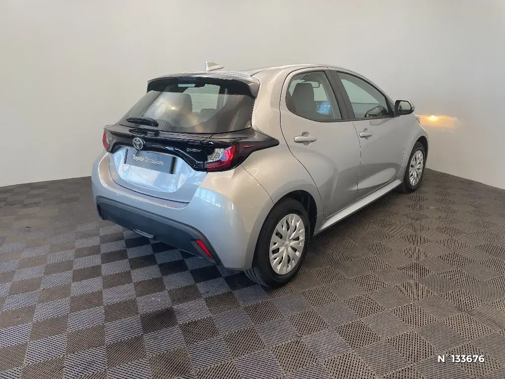 TOYOTA YARIS IV - Miniature 2