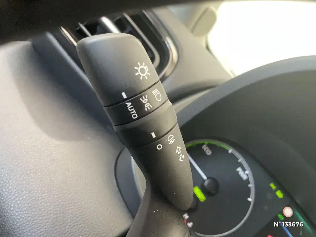 TOYOTA YARIS IV - Miniature 15