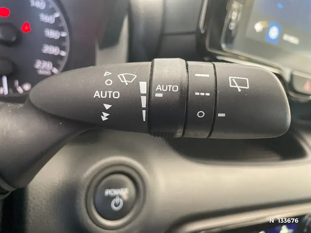 TOYOTA YARIS IV - Miniature 16