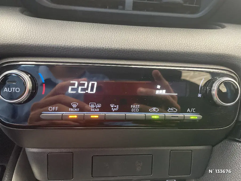 TOYOTA YARIS IV - Miniature 18