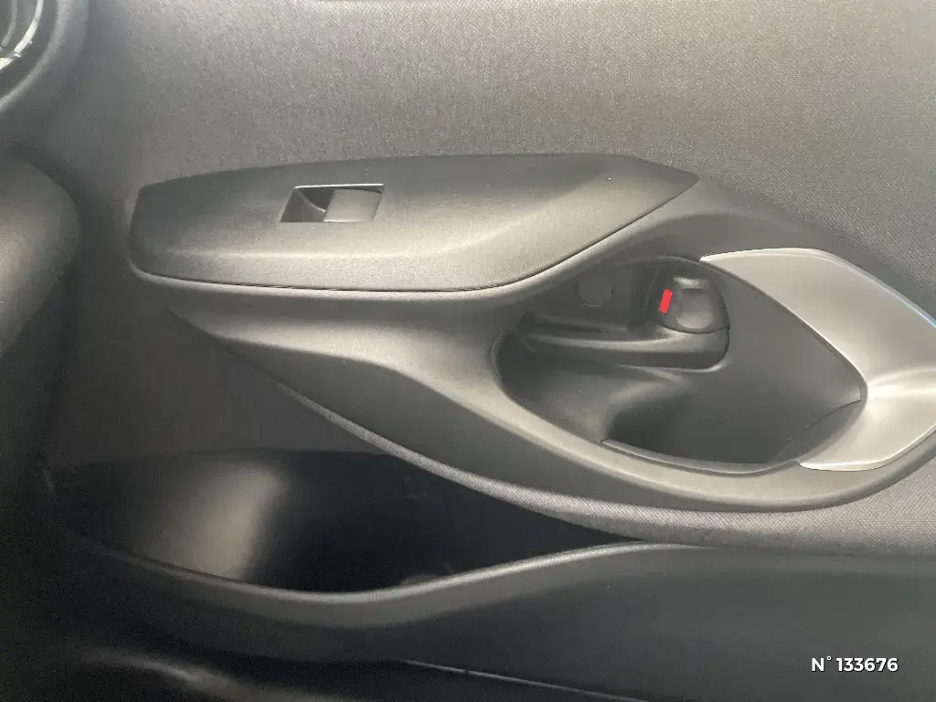 TOYOTA YARIS IV - Miniature 19