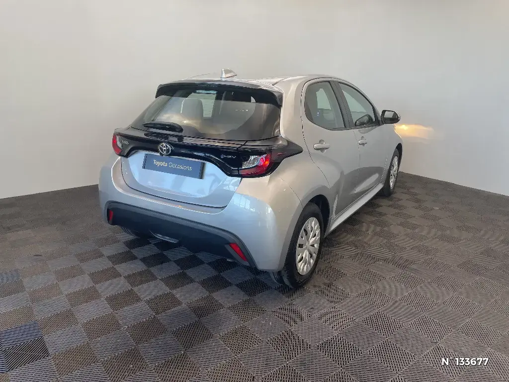 TOYOTA YARIS IV - Miniature 2