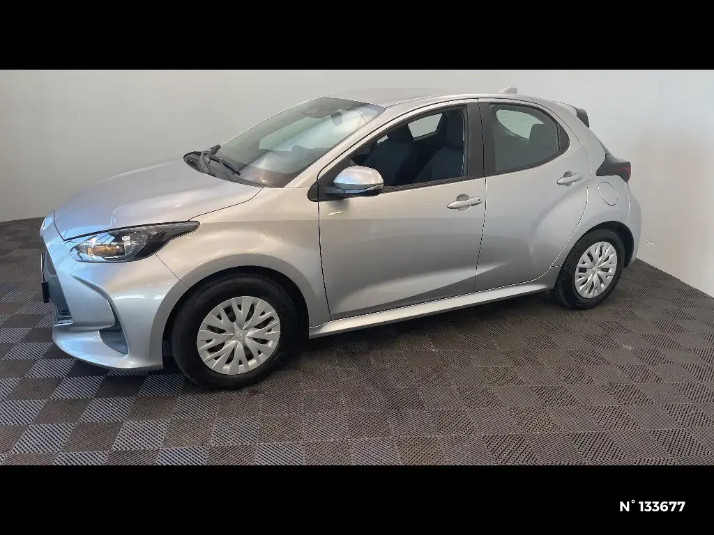 TOYOTA YARIS IV - Miniature 4