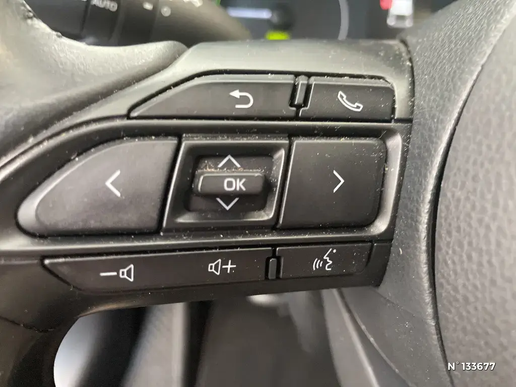 TOYOTA YARIS IV - Miniature 19