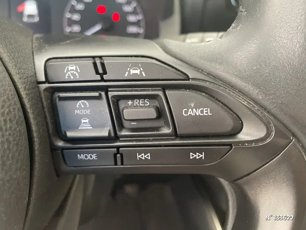 TOYOTA YARIS IV - Miniature 20