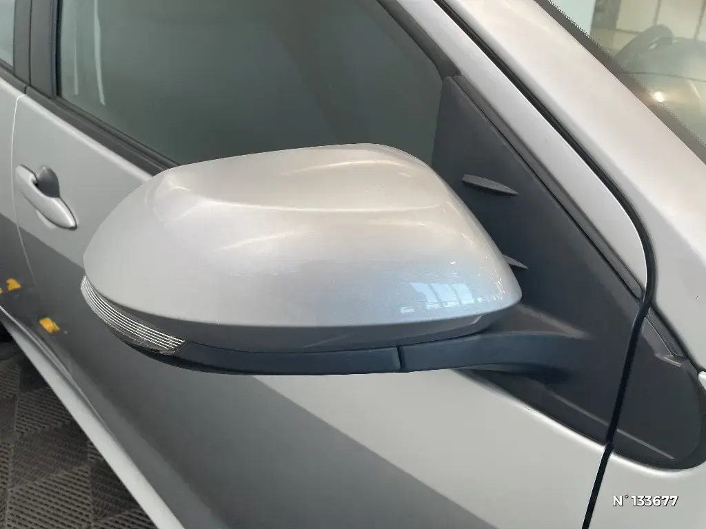 TOYOTA YARIS IV - Miniature 25