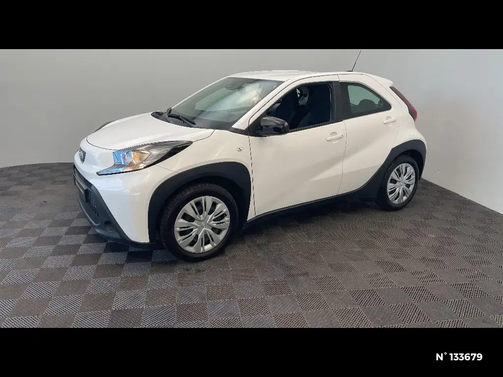 TOYOTA AYGO X - Miniature 4