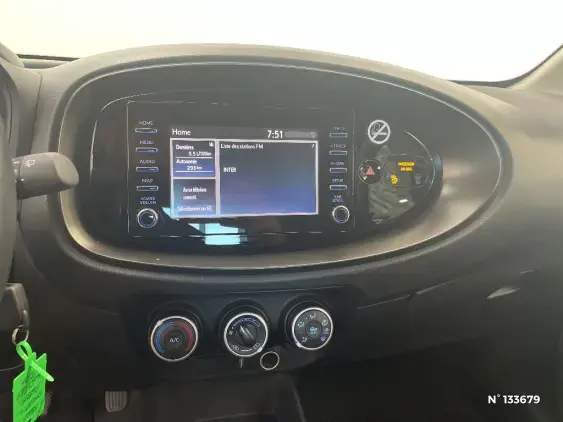 TOYOTA AYGO X - voiture d'occasion - Photo 13