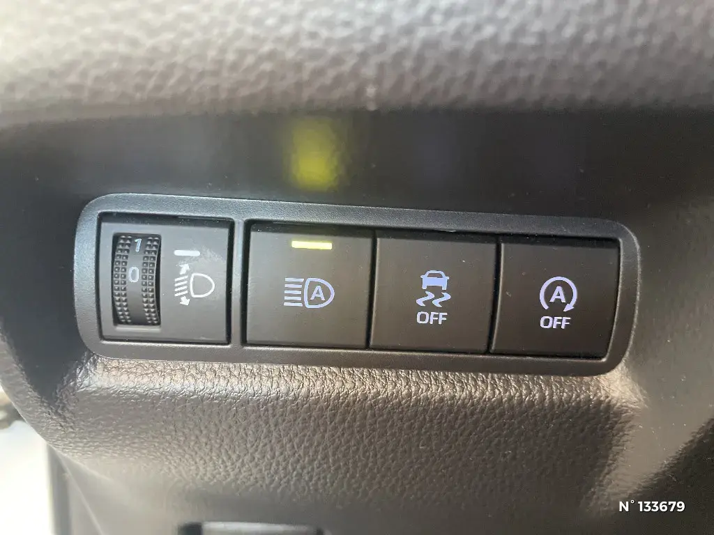 TOYOTA AYGO X - Miniature 11