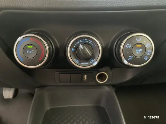 TOYOTA AYGO X - voiture d'occasion - Photo 36