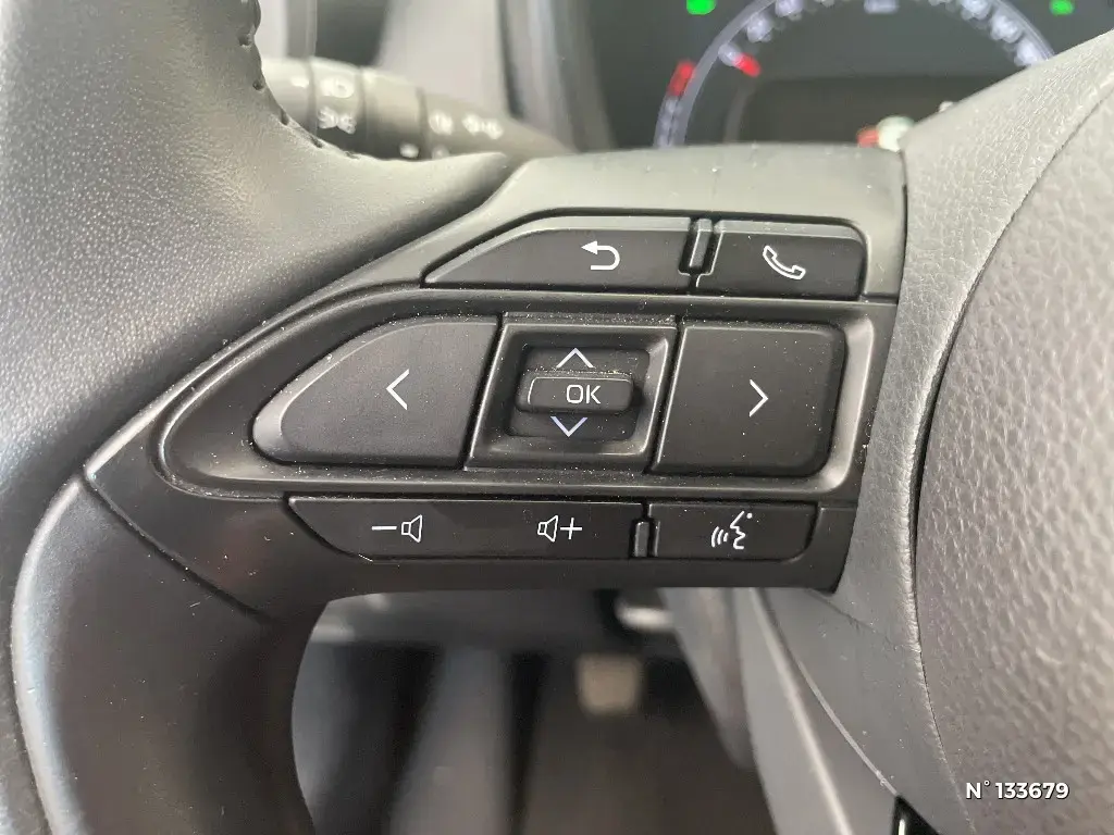 TOYOTA AYGO X - Miniature 18