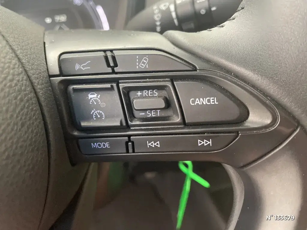 TOYOTA AYGO X - Miniature 19