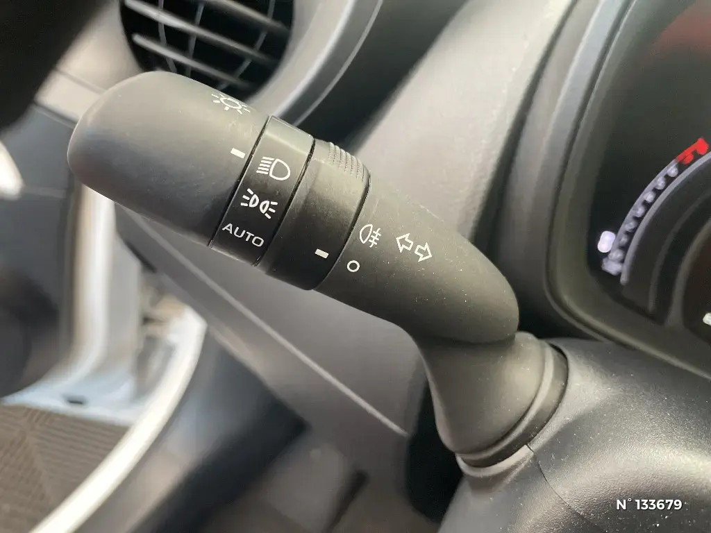 TOYOTA AYGO X - Miniature 21