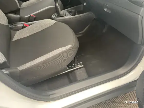 TOYOTA AYGO X - voiture d'occasion - Photo 26