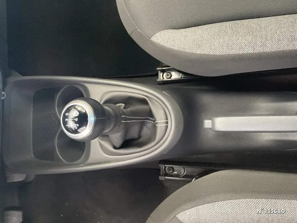 TOYOTA AYGO X - Miniature 21