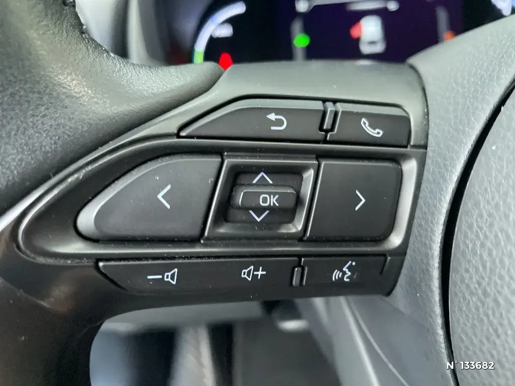 TOYOTA YARIS CROSS I - Miniature 18