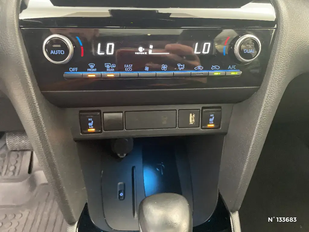 TOYOTA YARIS CROSS I - Miniature 12