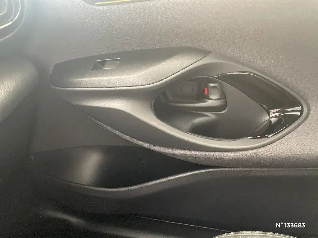 TOYOTA YARIS CROSS I - Miniature 16