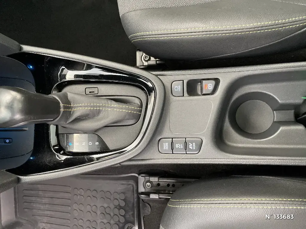 TOYOTA YARIS CROSS I - Miniature 22