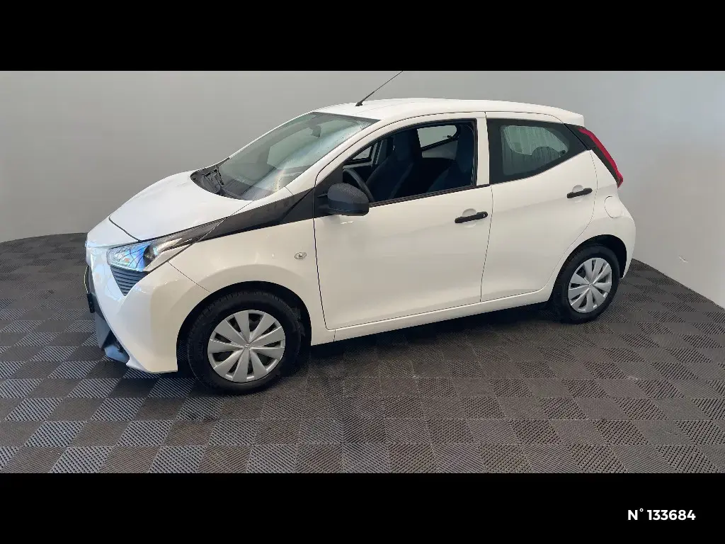TOYOTA AYGO II - Miniature 4