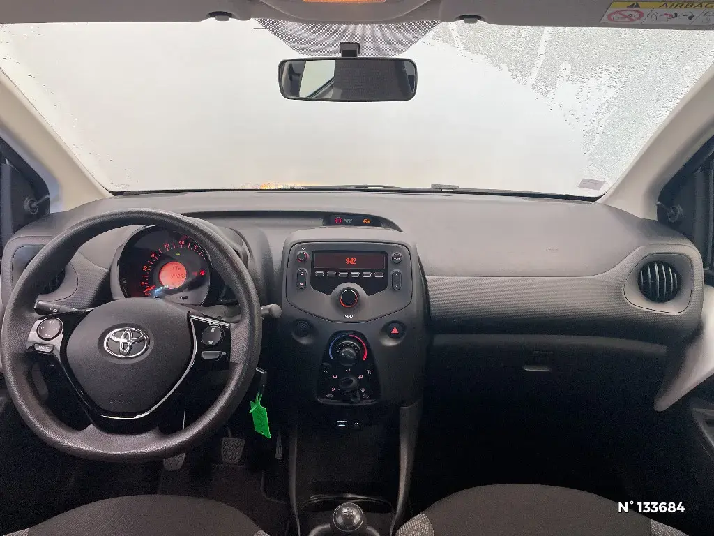 TOYOTA AYGO II - Miniature 6