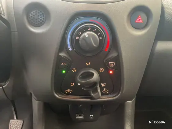 TOYOTA AYGO II - voiture d'occasion - Photo 30