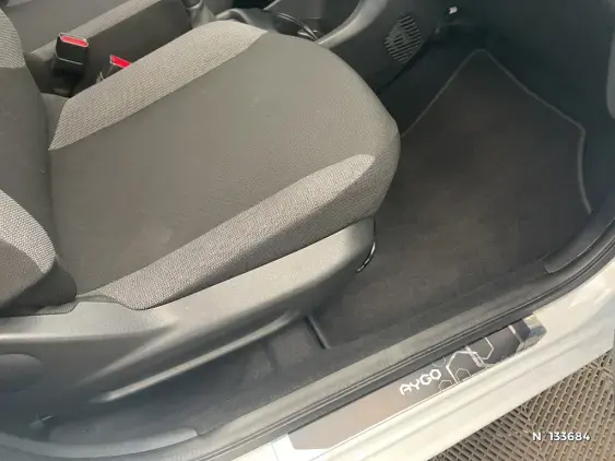 TOYOTA AYGO II - voiture d'occasion - Photo 25
