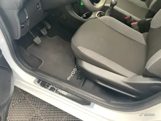 TOYOTA AYGO II - voiture d'occasion - Photo 27