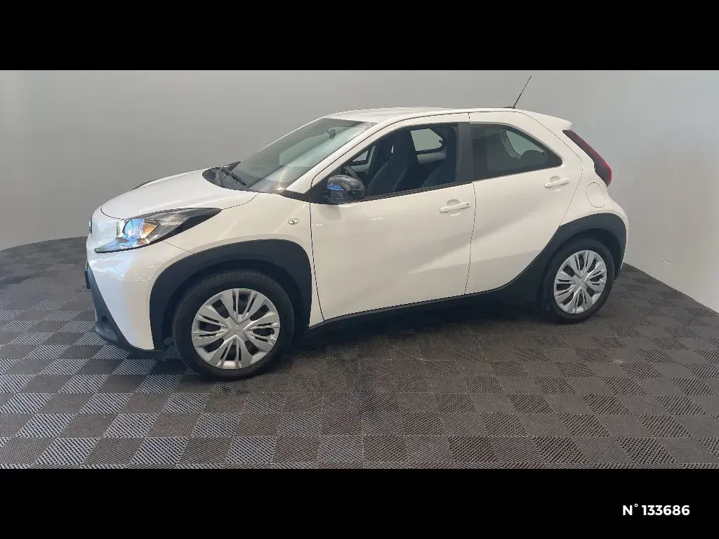 TOYOTA AYGO X - Miniature 4