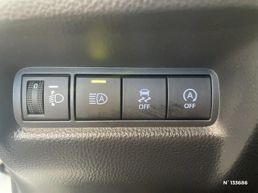 TOYOTA AYGO X - Miniature 11