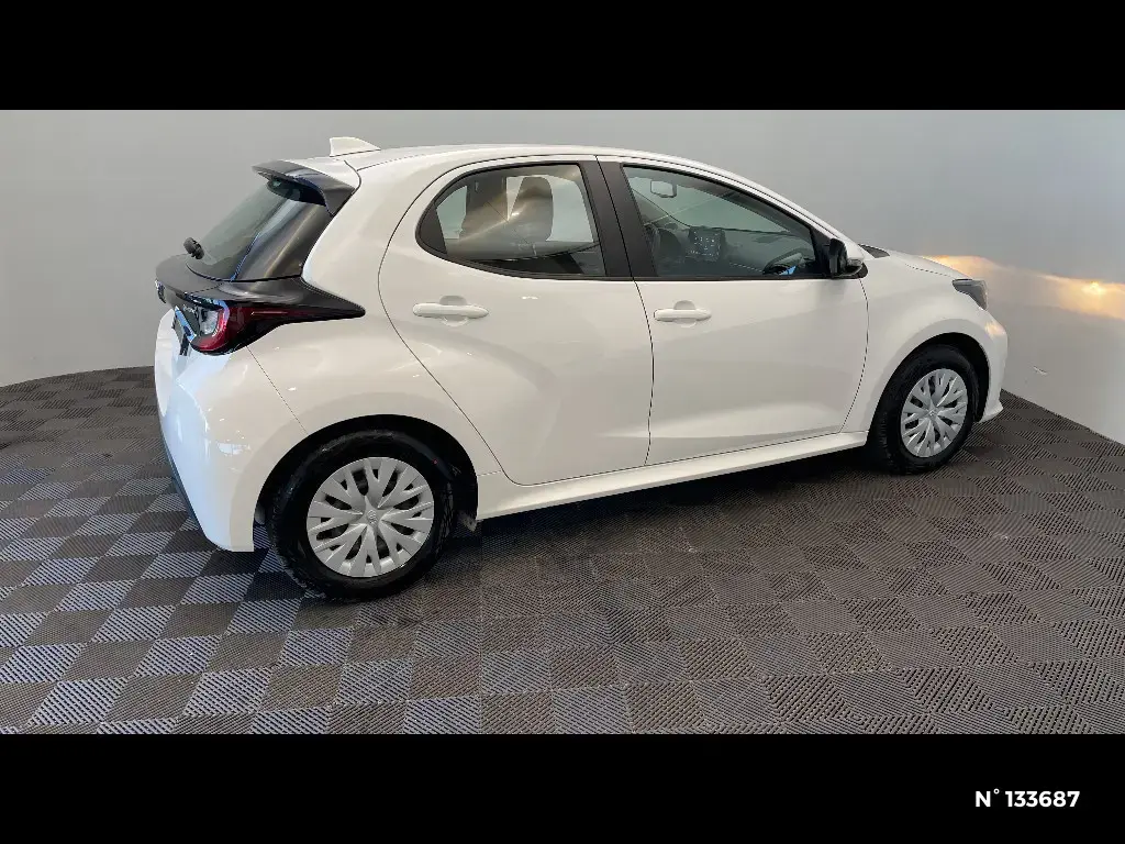 TOYOTA YARIS IV - Miniature 3
