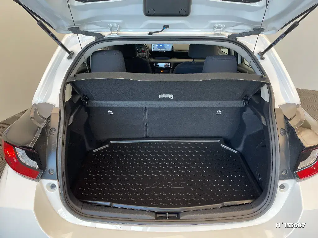 TOYOTA YARIS IV - Miniature 10