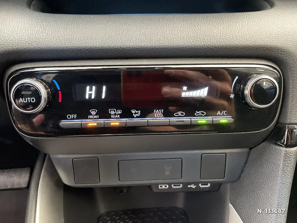TOYOTA YARIS IV - Miniature 12