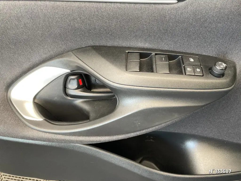 TOYOTA YARIS IV - Miniature 16