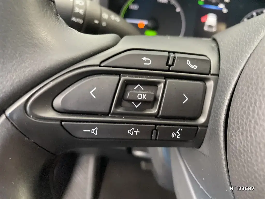 TOYOTA YARIS IV - Miniature 17