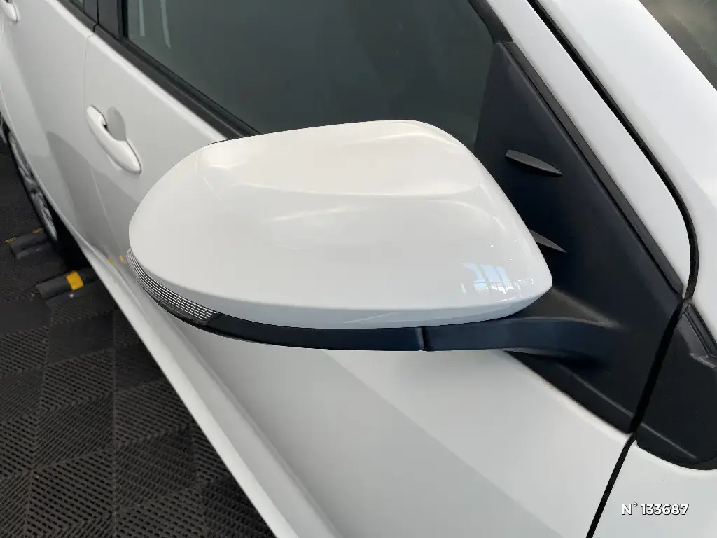 TOYOTA YARIS IV - Miniature 25