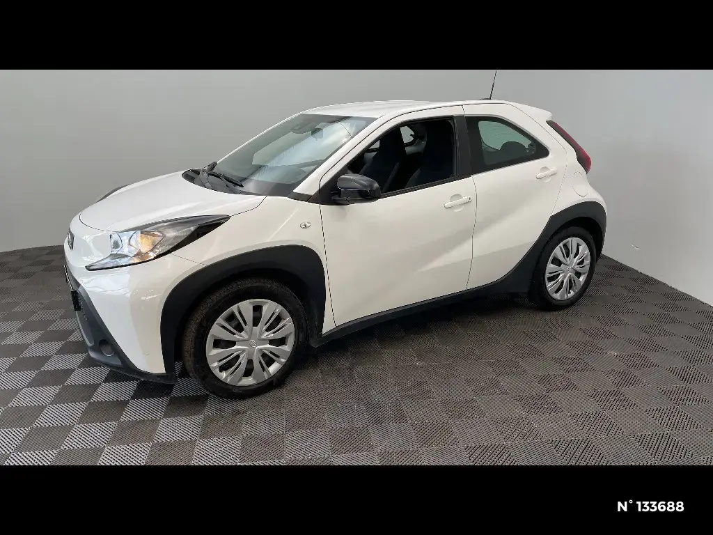 TOYOTA AYGO X - Miniature 4