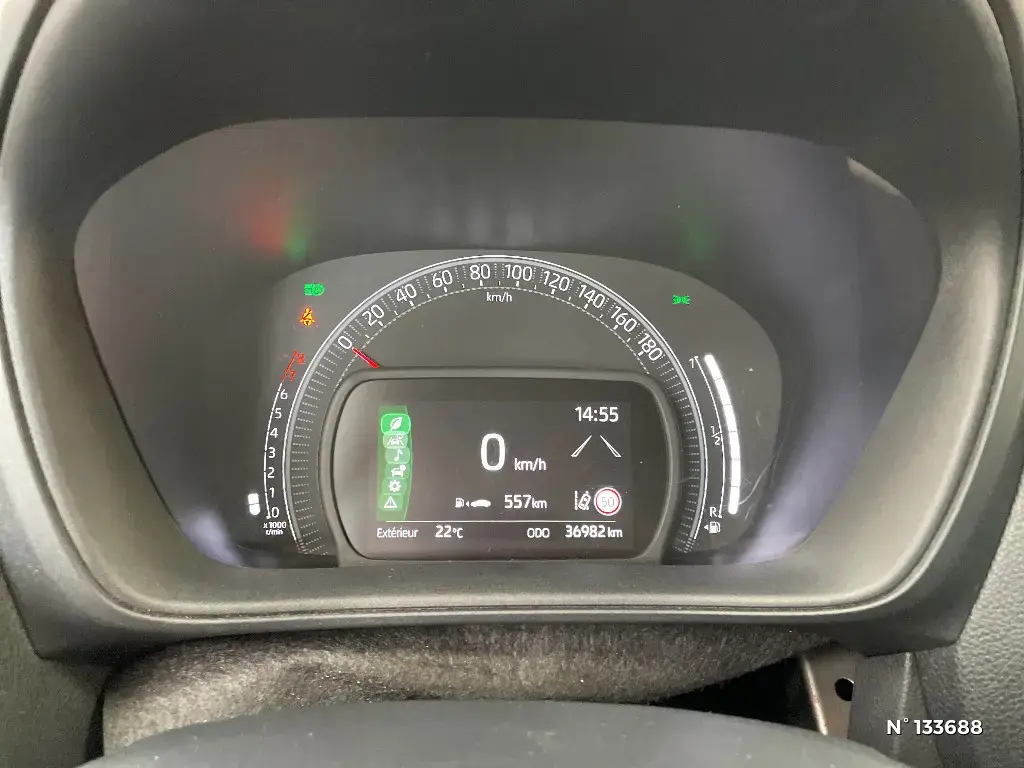 TOYOTA AYGO X - Miniature 8