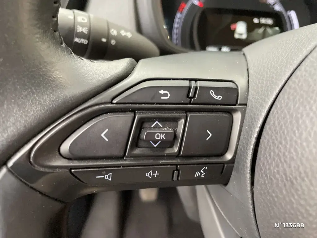 TOYOTA AYGO X - Miniature 18