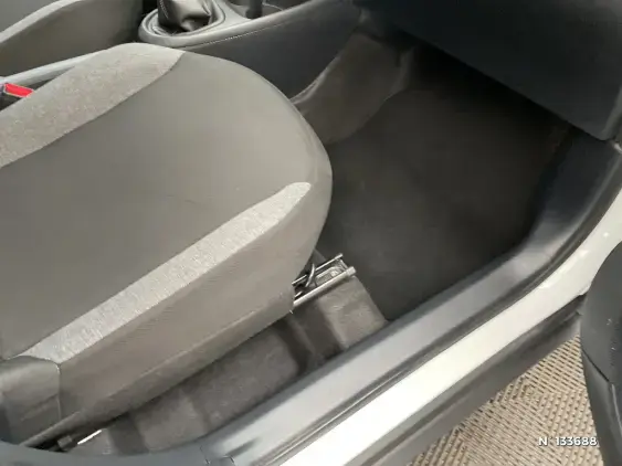 TOYOTA AYGO X - voiture d'occasion - Photo 26