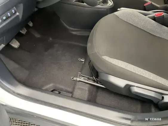 TOYOTA AYGO X - voiture d'occasion - Photo 28