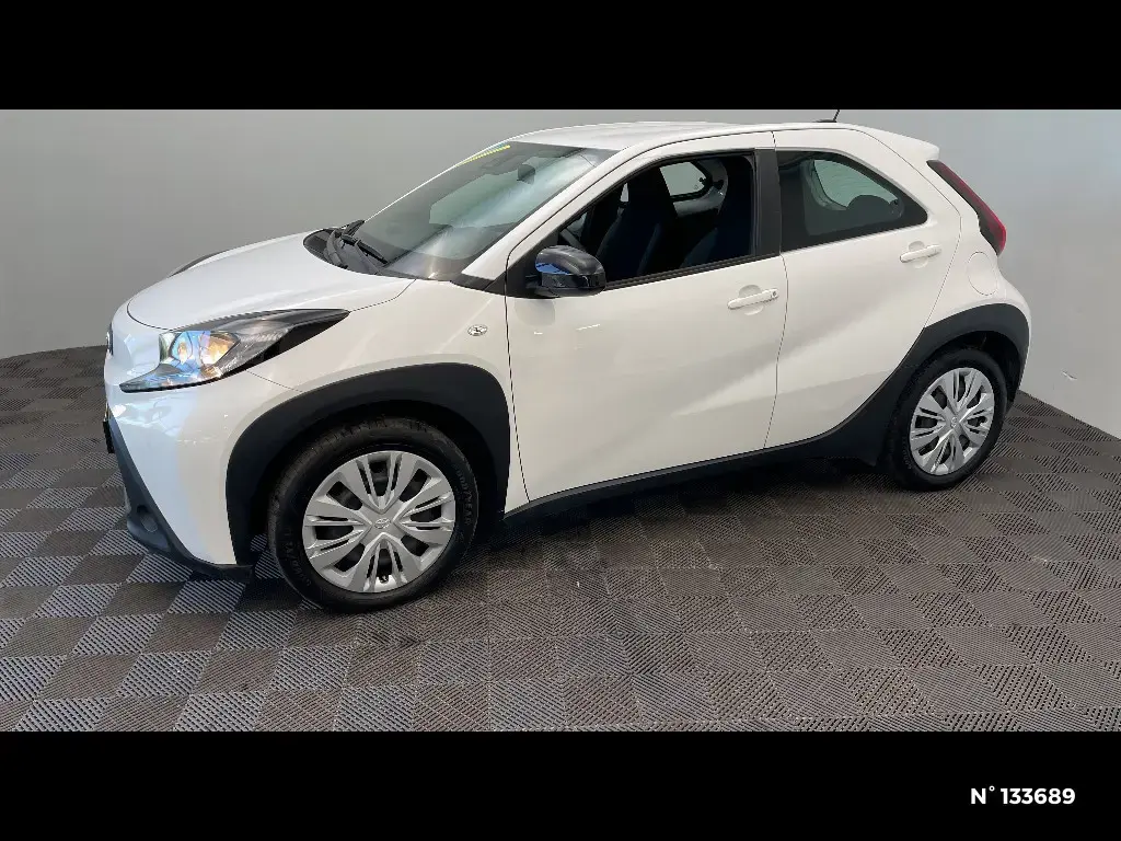 TOYOTA AYGO X - Miniature 4