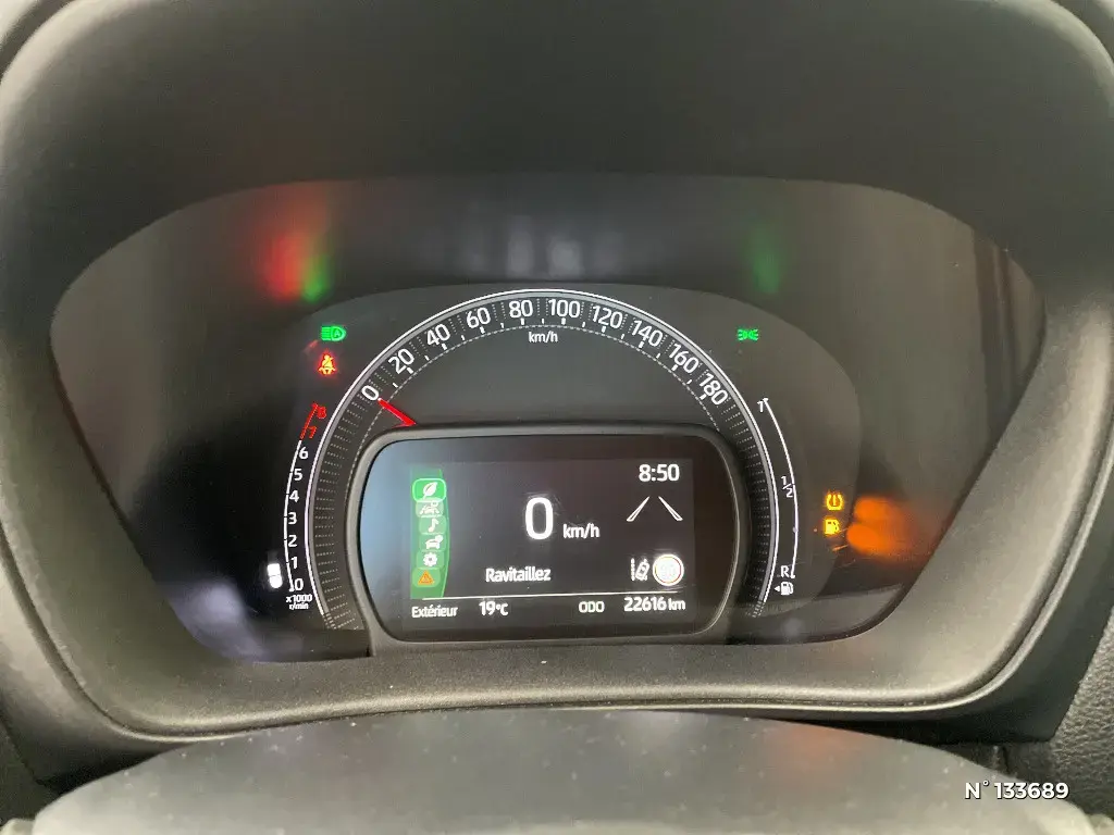 TOYOTA AYGO X - Miniature 8