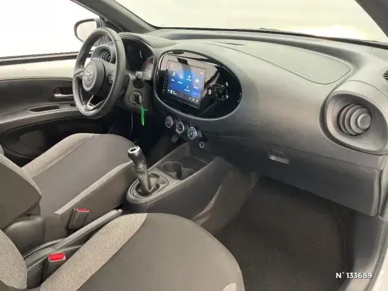 TOYOTA AYGO X - voiture d'occasion - Photo 10