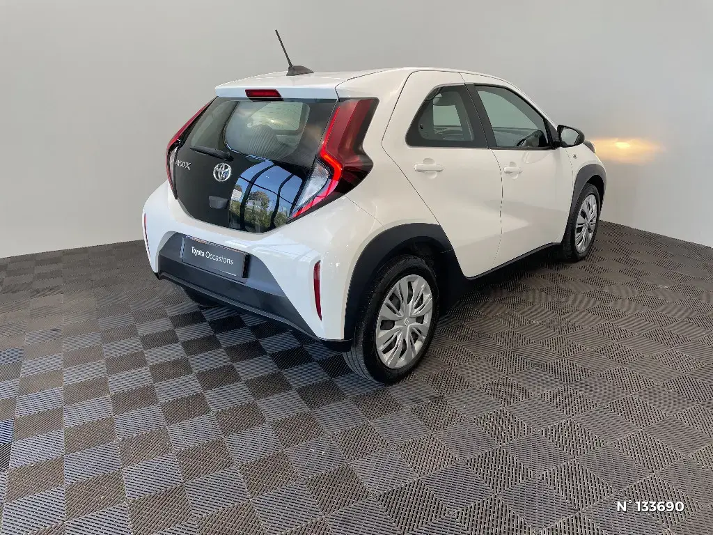 TOYOTA AYGO X - Miniature 2