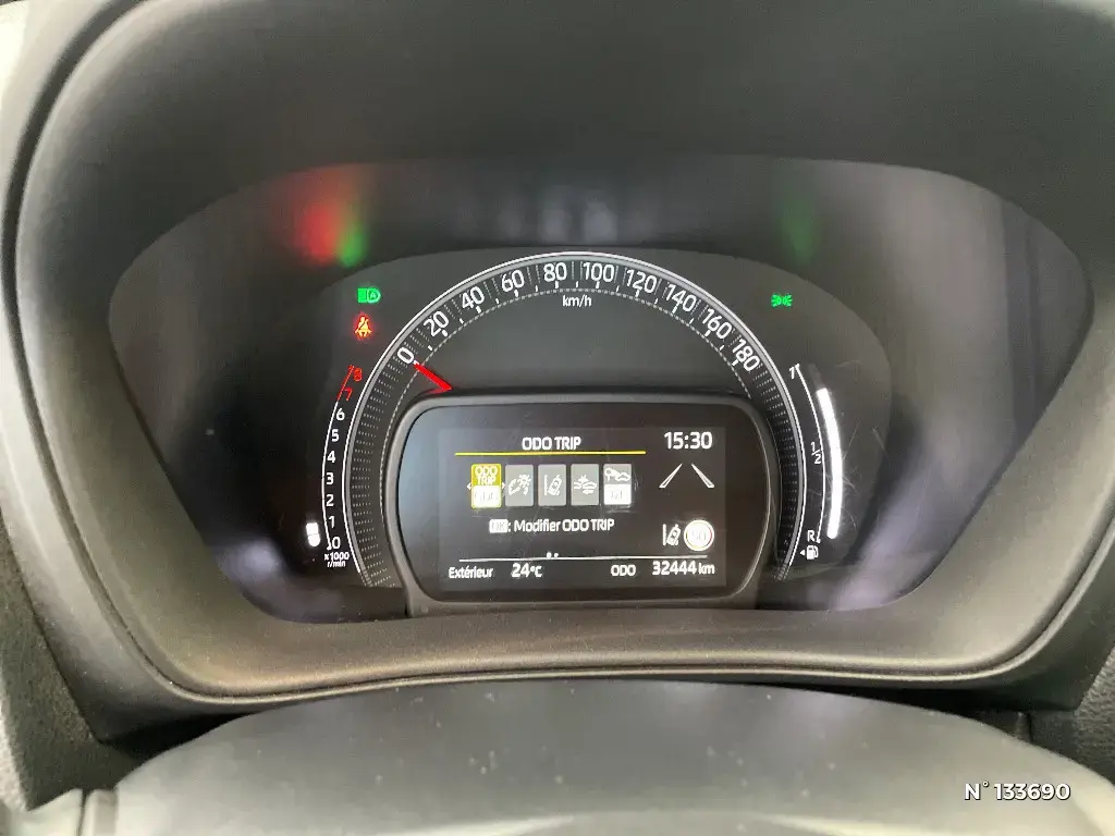 TOYOTA AYGO X - Miniature 8