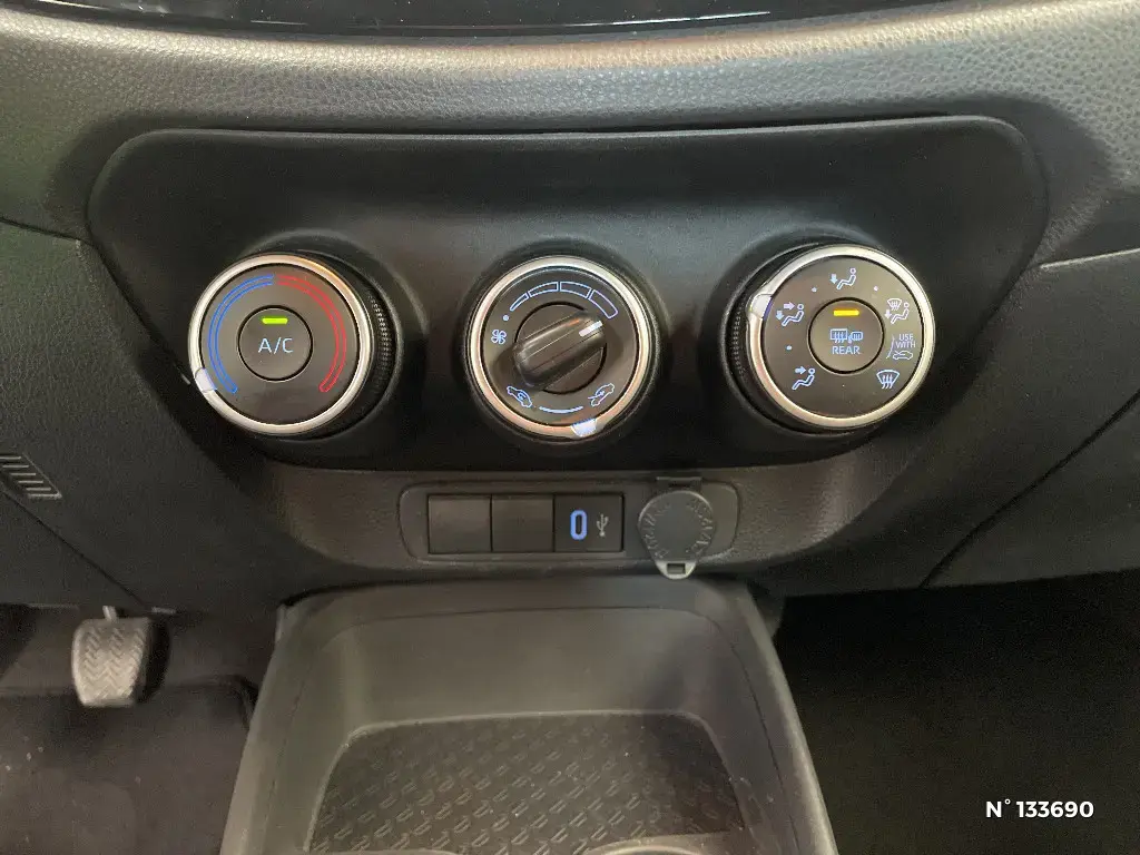 TOYOTA AYGO X - Miniature 12