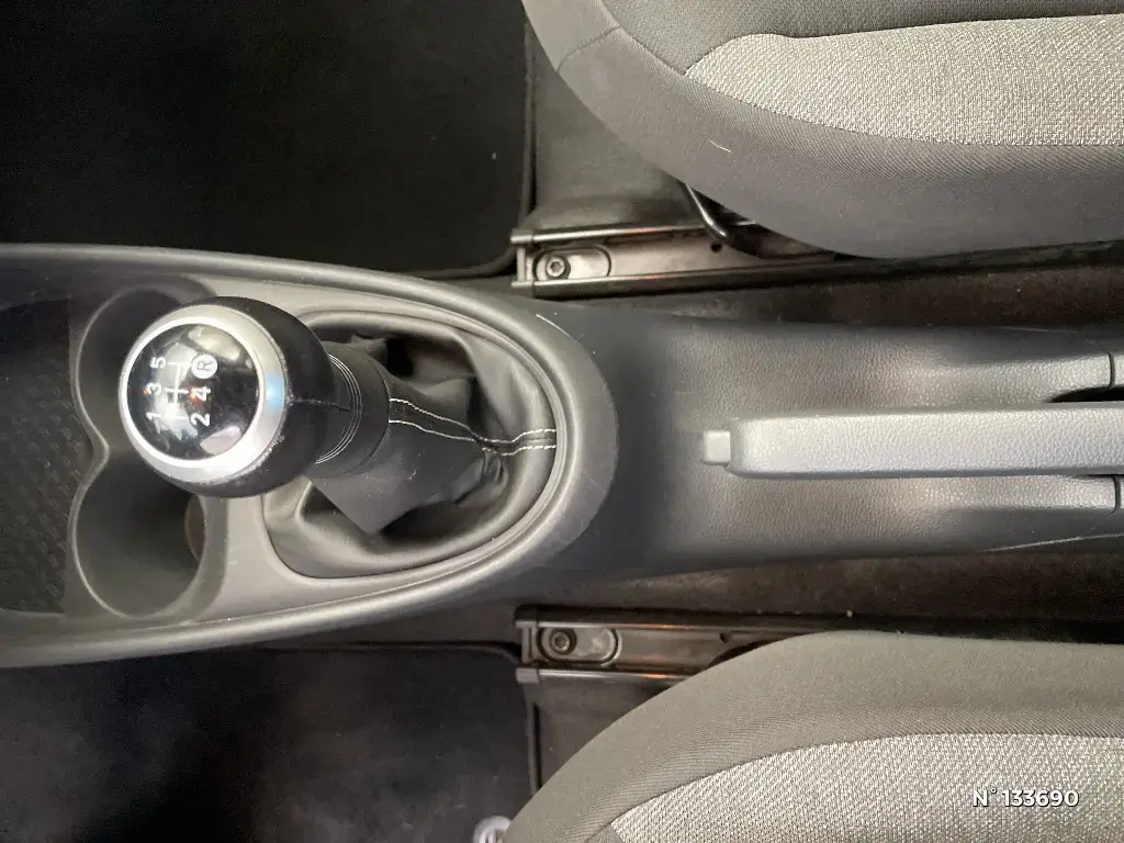 TOYOTA AYGO X - Miniature 21