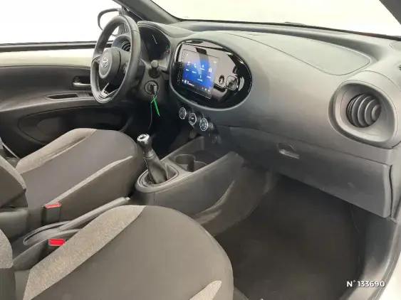 TOYOTA AYGO X - voiture d'occasion - Photo 10