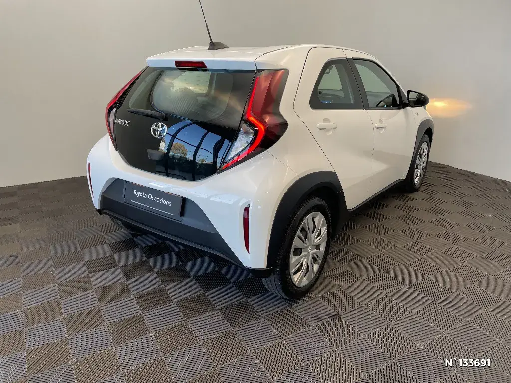TOYOTA AYGO X - Miniature 2